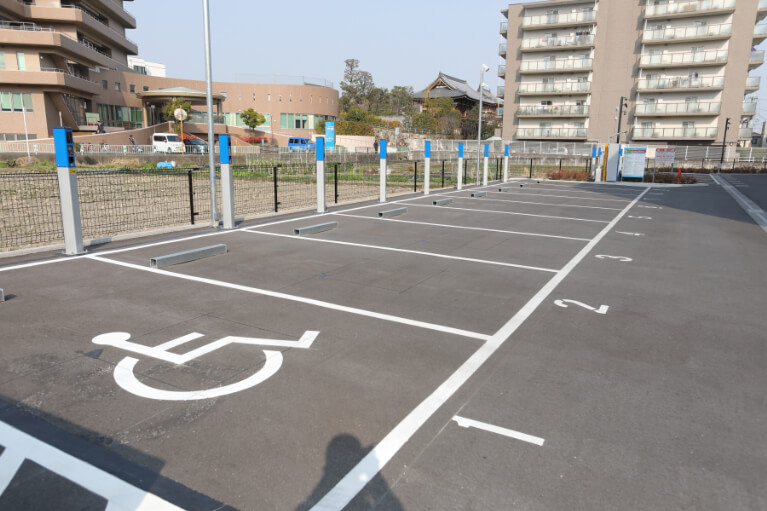 お車でご来院の方へ